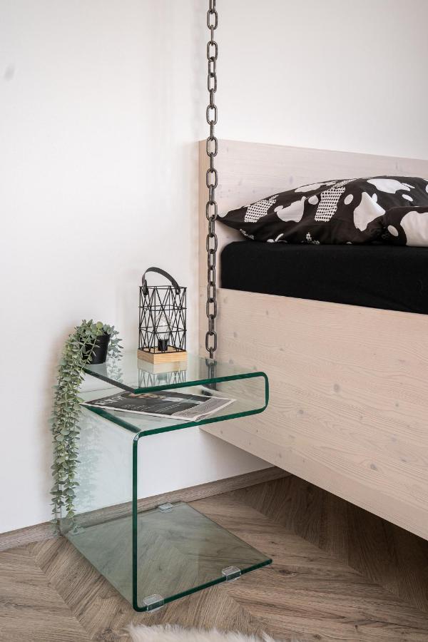Zeppelin Studio With An Industrial View - Brno Appartamento Esterno foto